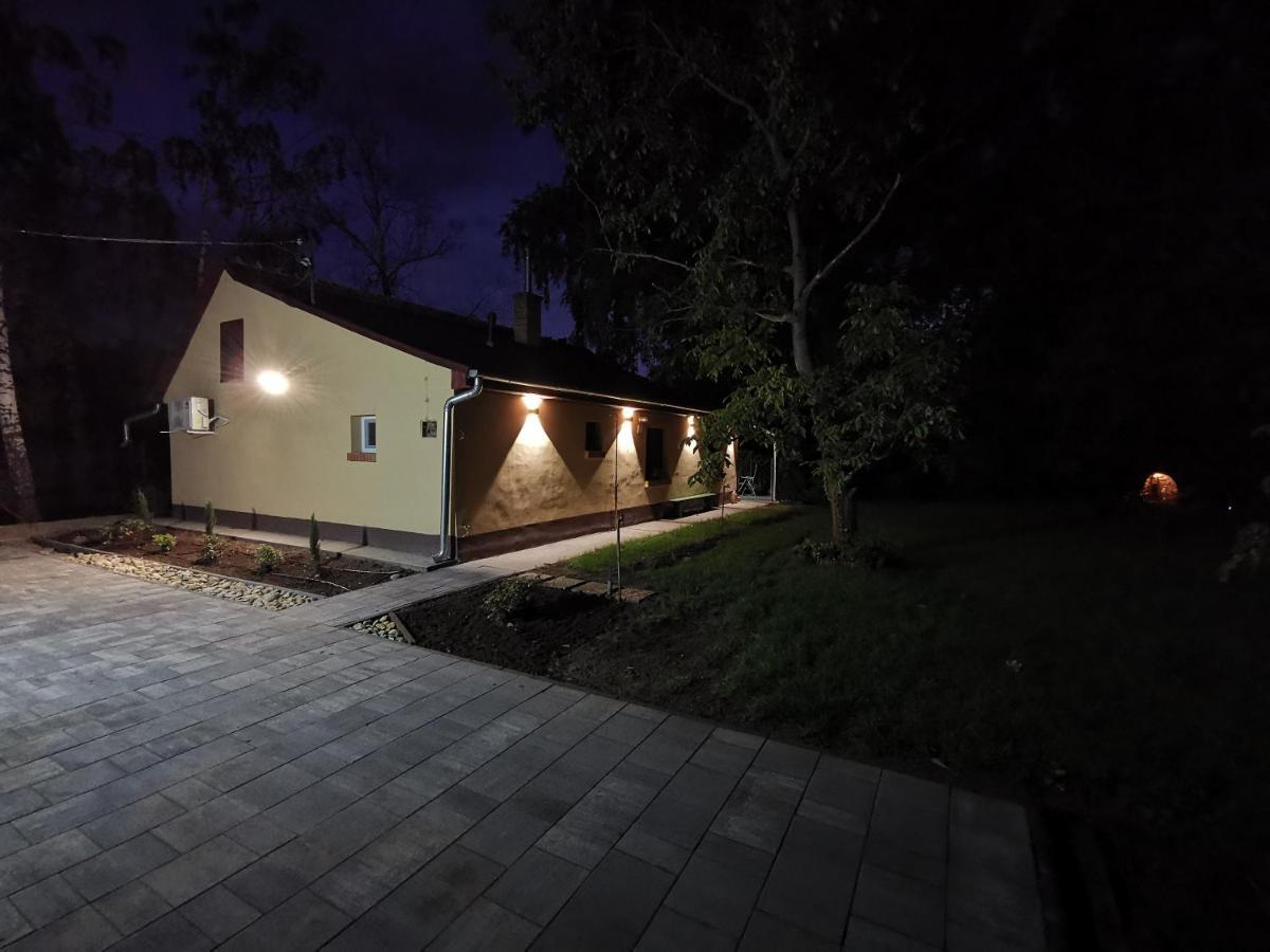 Szent Erzsebet Apartmanhaz Kecskemet Ngoại thất bức ảnh