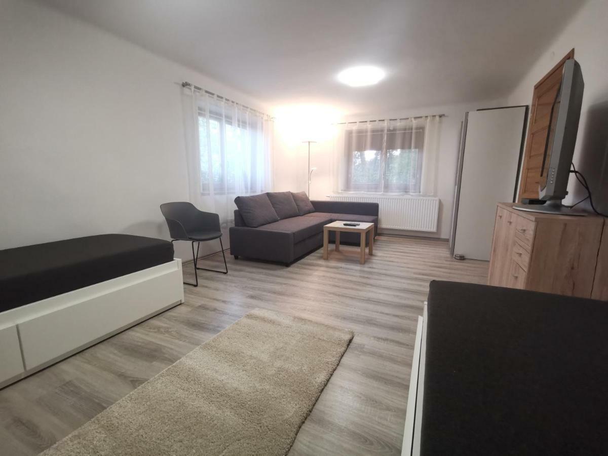 Szent Erzsebet Apartmanhaz Kecskemet Ngoại thất bức ảnh