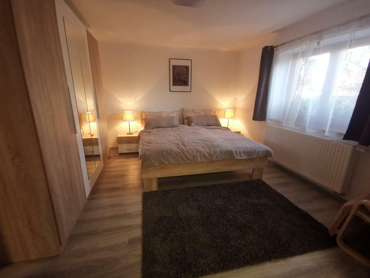 Szent Erzsebet Apartmanhaz Kecskemet Ngoại thất bức ảnh