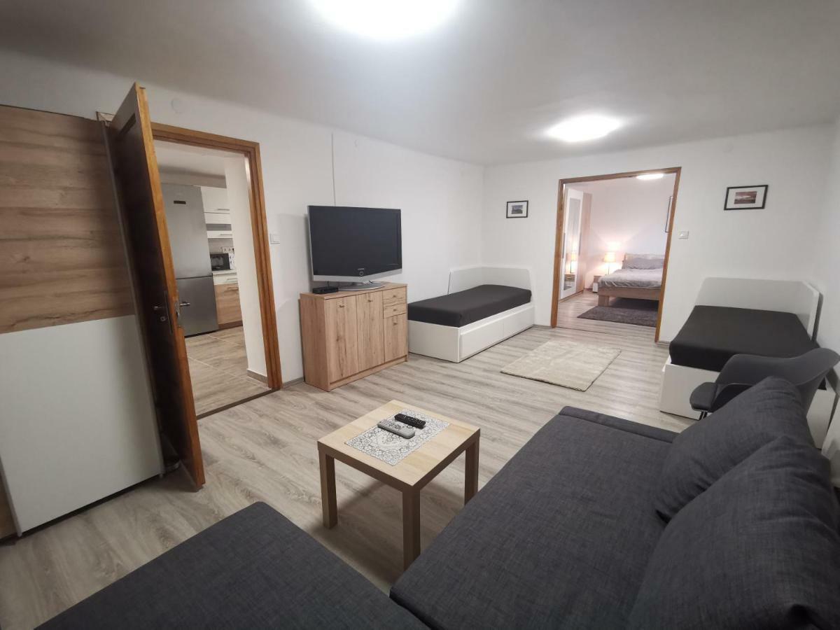 Szent Erzsebet Apartmanhaz Kecskemet Ngoại thất bức ảnh